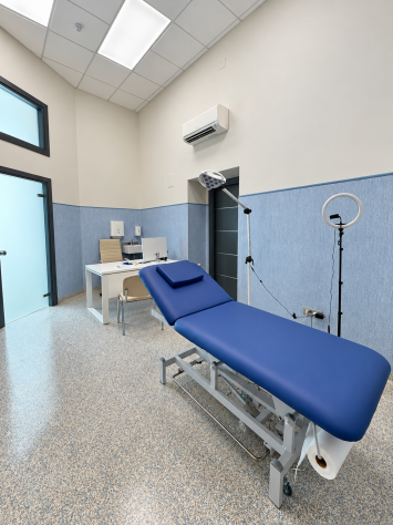 Studio medico Napoli Municipio - stanze 16-20 mq