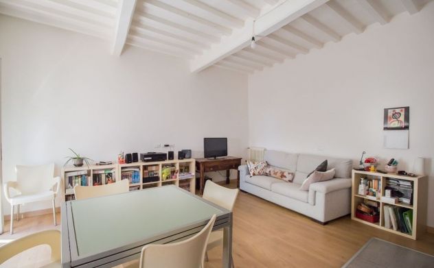 Bilocale RISTRUTTURATO e ARREDATO + balcone - Foto 2