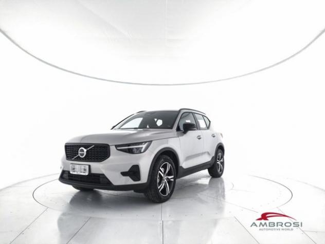 VOLVO XC40 B3 Mild hybrid Benzina Plus Dark rif. 23986884