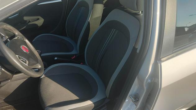 Fiat Punto 1.3 MJT II 75 CV 5 porte Lounge - Foto 10