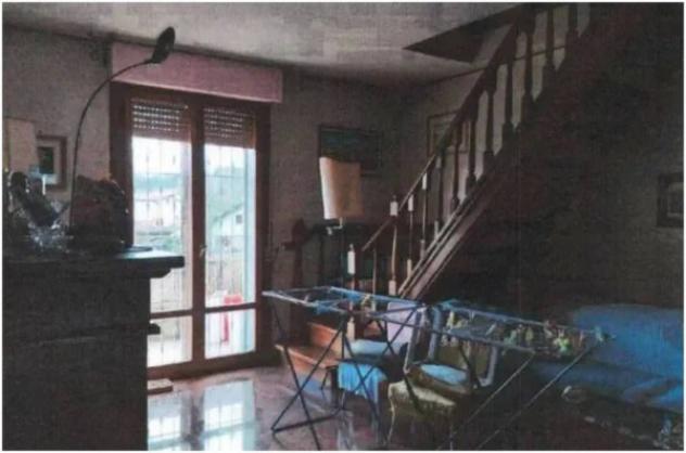 Immobile in asta di 249 m² con più di 5 locali e box auto in vendita a Aulla - Foto 2