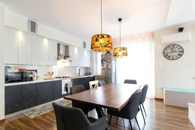 TRILOCALE RISTRUTTURATO CON DUE BALCONI, BOX E CANTINA - Foto 2