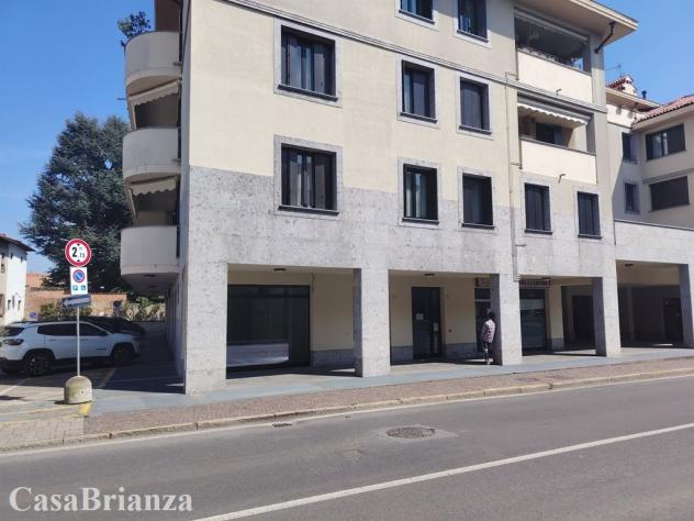Negozio in centro a Biassono