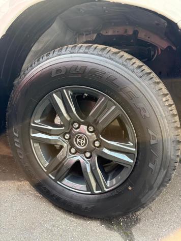 Toyota Hilux 2.8 D-4D 48V A/T 4WD DC Lounge - Foto 5