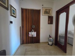 AFFITTASI APPARTAMENTO NON AMMOBILIATO