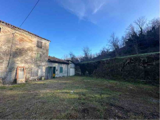 CASALE CON 1600 MQ DI TERRENO - Foto 3