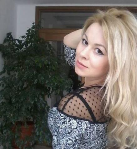 SandySandy_00: alta 164cm, 54kg, cerco uomo vicino Tel: