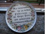 PIATTO DI CERAMICA DEL RICORDO NA CAMINADA NE LA NEBBIA AL COGO TONI -