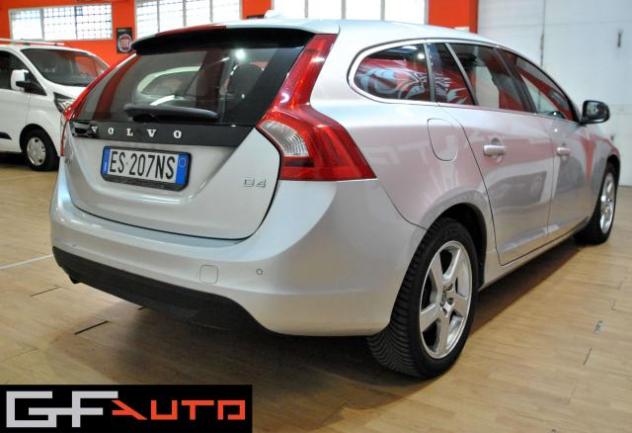 Volvo V60 V60 I 2010 2. R-design * INTERNI IN PELLE * - Foto 4