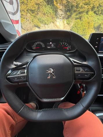 Peugeot 208 208 1.2 puretech Active Pack s&s 75cv - Foto 8