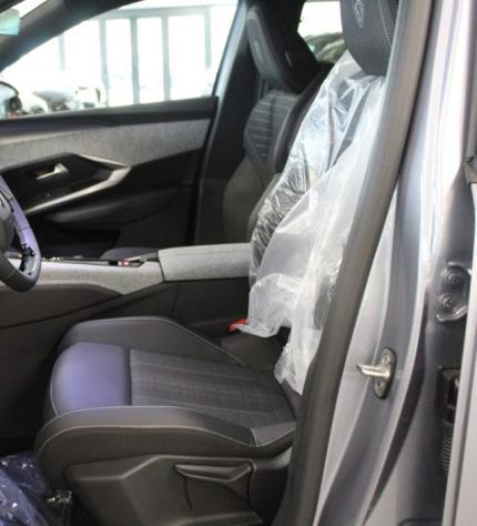 PEUGEOT 3008 1.2 Hybrid 145 e-DCS6 GT Pack Plus KM0 MY26 rif. 23698115 - Foto 2