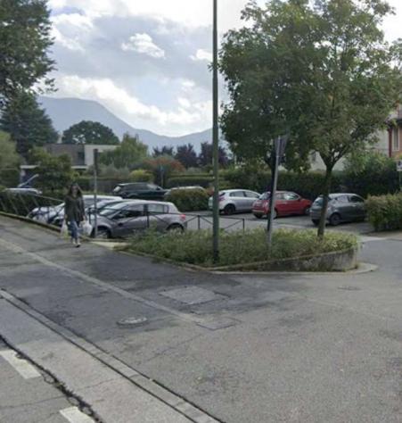 15/2023 213 - due posti auto scoperti - Foto 3