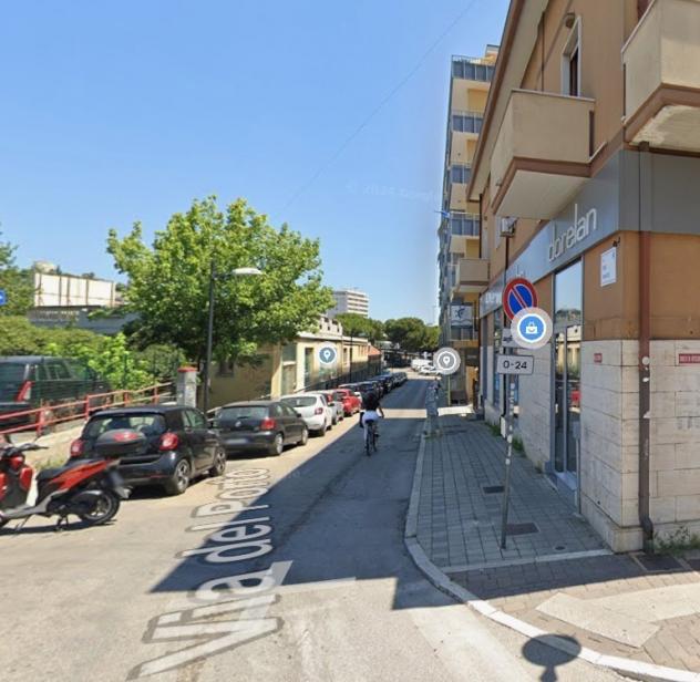 Stanza in appartamento in affitto a Pescara