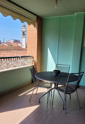 Bilocale completo con terrazzo e box zona Affori