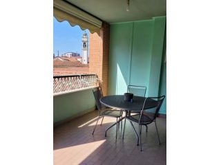 Bilocale completo con terrazzo e box zona Affori