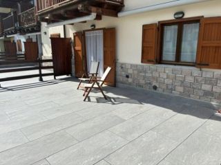AMPIO BILOCALE CON DUE BAGNI E TERRAZZO PRIVATO