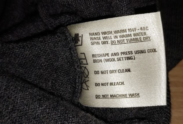 Cardigan grigio scuro 100% lana, made in England, a maniche lunghe. - Foto 5