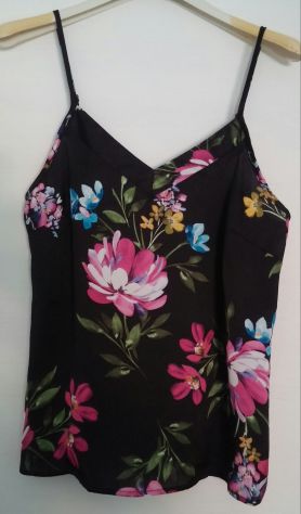 TOP IN RASO NERO A FIORI