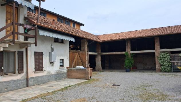Ampio Cascinale con Corte Privata: Abitazione e Grandi Volumi Recuperabili - Foto 9