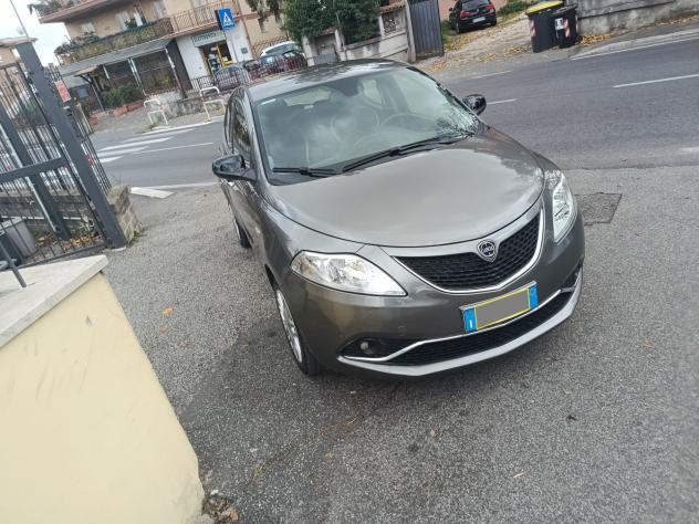 Lancia Ypsilon 1.2 69 CV 5 porte GPL Ecochic Gold - Foto 2