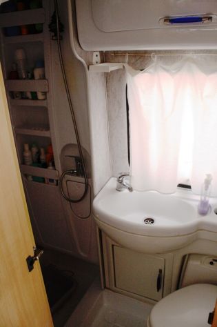 Camper mansardato Elnagh Marlin 58 su Ducato 2.8 JTD 126CV - Foto 8