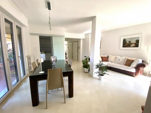 Elegante Appartamento Ristrutturato con Ampia Terrazza a Montecatini Terme