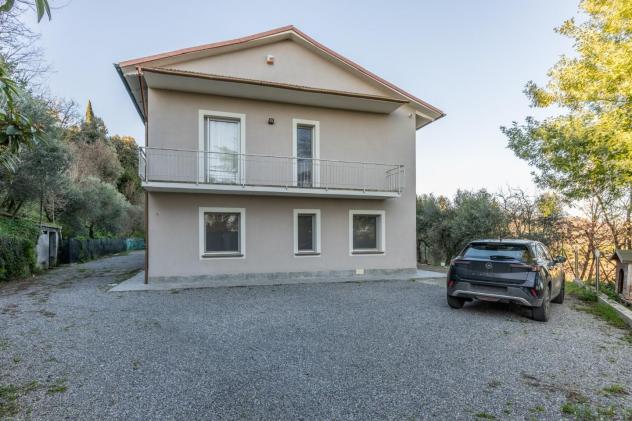 casa indipendente in vendita a Santa Maria a Monte