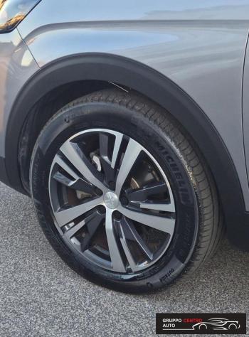 PEUGEOT 3008 Turbo 130cv EAT8 GT Line - 2024 - Foto 3