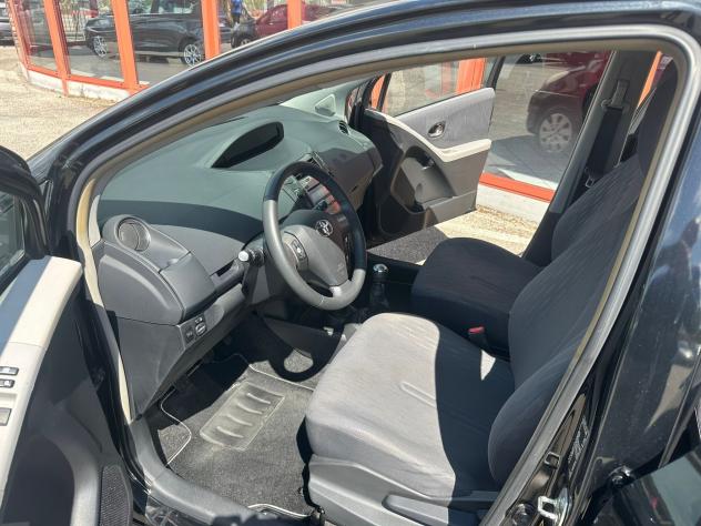 Toyota Yaris 1.3 5 porte Sol - Foto 2