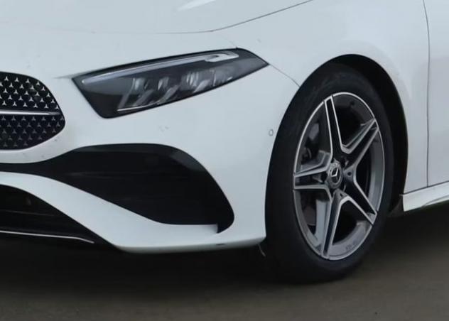 MERCEDES-BENZ A 200 d Premium AMG - PANO LED CAMERA LED-64 rif. 22789719 - Foto 3