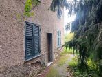 Casa indipendente su tre livelli con 6000 mq di terreno
