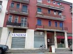 Milano Affori via Carli Luminoso negozio con ampia cantina