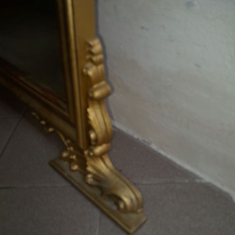 Specchio Antico Dorato con cornice in legno dorata e scolpita alcuni fregi - Foto 3