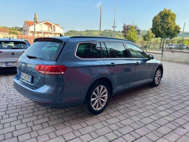 VOLKSWAGEN Passat Variant 2.0 TDI DSG ConfortLine BlueMotion Technology rif. 24037029 - Foto 3