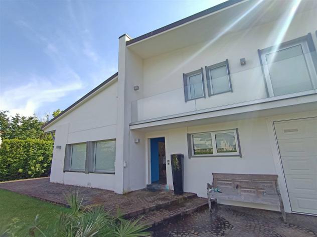 Villa in Vendita in zona VITTORIA APUANA - Foto 2
