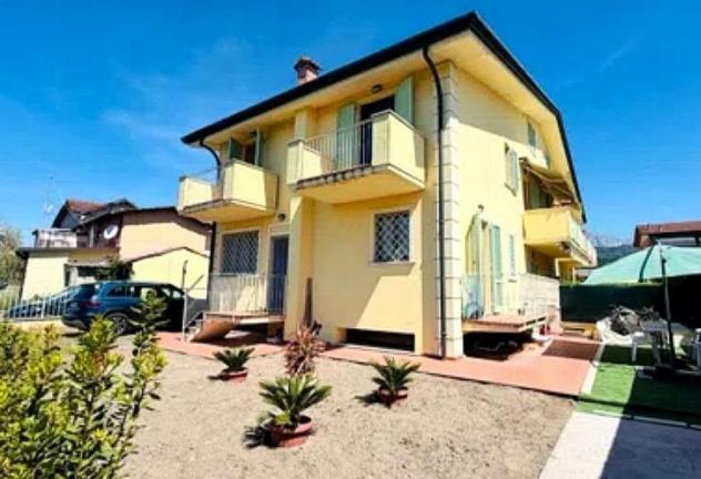 Villetta a schiera angolare in vendita a Massa 140 mq Rif: 1425567