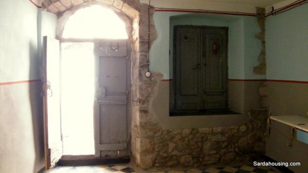 Nel centro storico di Santu Lussurgiu, antico borgo della Sardegna centro-occidentale, vi proponiamo una particolare casa storica ristrutturata in par - Foto 17