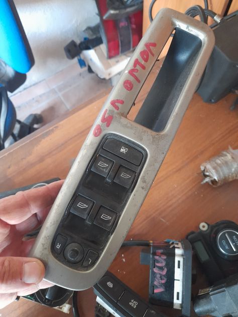 Pulsantiera anteriore sx 04 tasti x Volvo V40