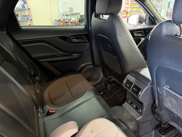 Jaguar F-Pace 2.0 D 180 CV AWD Portfolio MOTORE FUSO - Foto 9