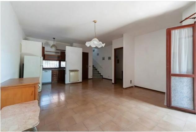 Villa a schiera con giardino e box auto - Foto 2