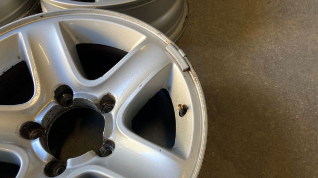 Cerchioni in lega 16 pollici originali Suzuki Gran Vitara del 2005 - Foto 7