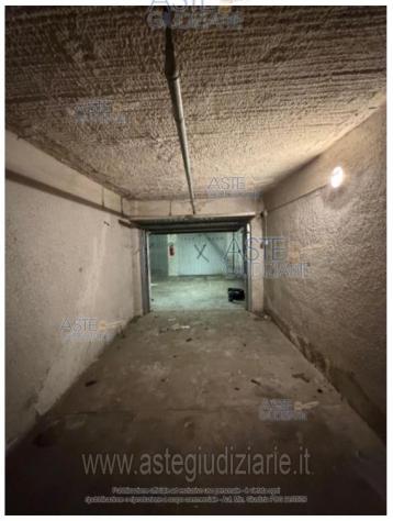 IMMOBILI-IMMOBILE COMMERCIALE-STRADA SAN FAUSTINO n. 155 - Foto 2