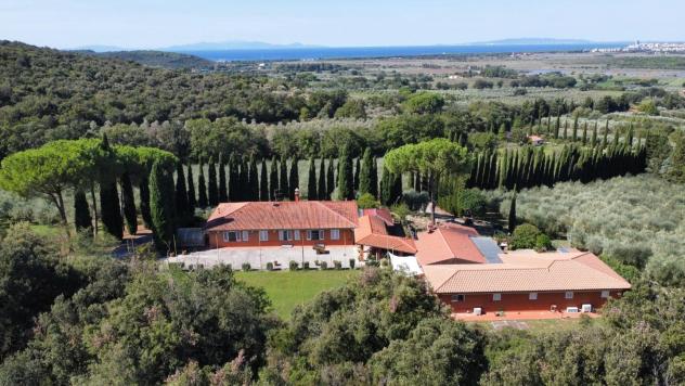 Villa in vendita a Scarlino 900 mq Rif: 1453061