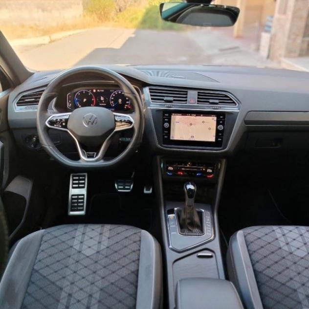 VOLKSWAGEN Tiguan R-Line 2.0 TDI 150 CV SCR DSG rif. 24013869 - Foto 7