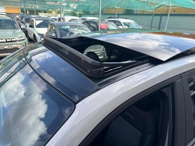 Jeep Avenger 1.2 Turbo 110 CV MHEV Summit con Tetto Apribile. - Foto 10