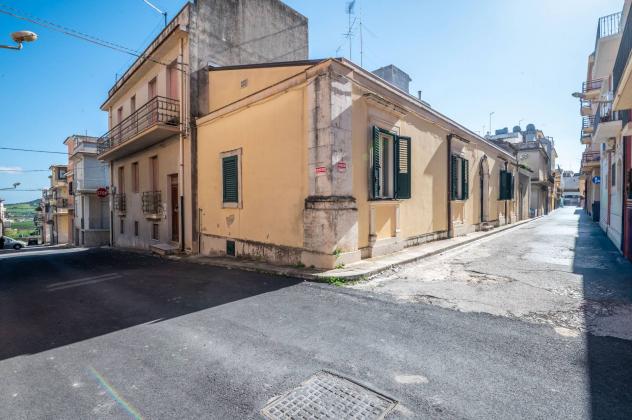 Casa Indipendente in vendita a Rosolini