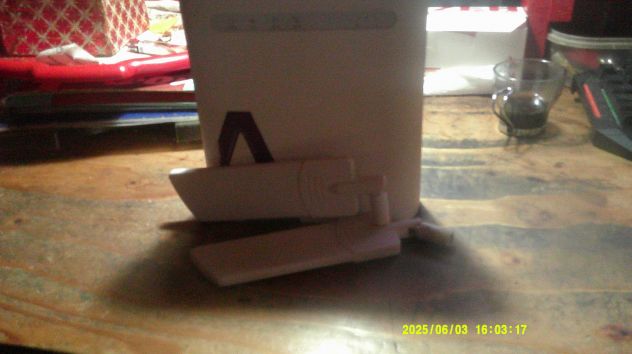 Modem ZTE -con piccolo difetto - Foto 4
