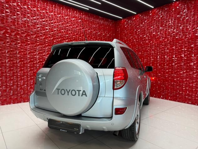 Toyota RAV 4 RAV4 2.2 D-4D 177 CV Luxury - Foto 8