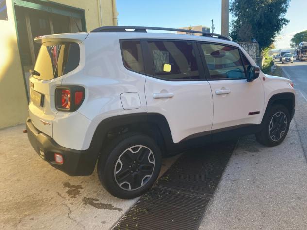 Jeep Renegade 2.0 Mjt 170CV 4WD Trailhawk - Foto 6