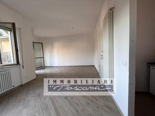 APPARTAMENTO di 6 vani e di 100 mq (VIAREGGIO) rif. A1005 - Foto 3